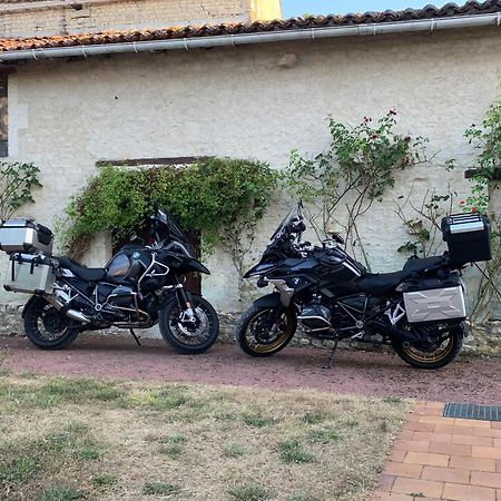 The Cool Lounge A Coulonges - Charente B&B 외부 사진